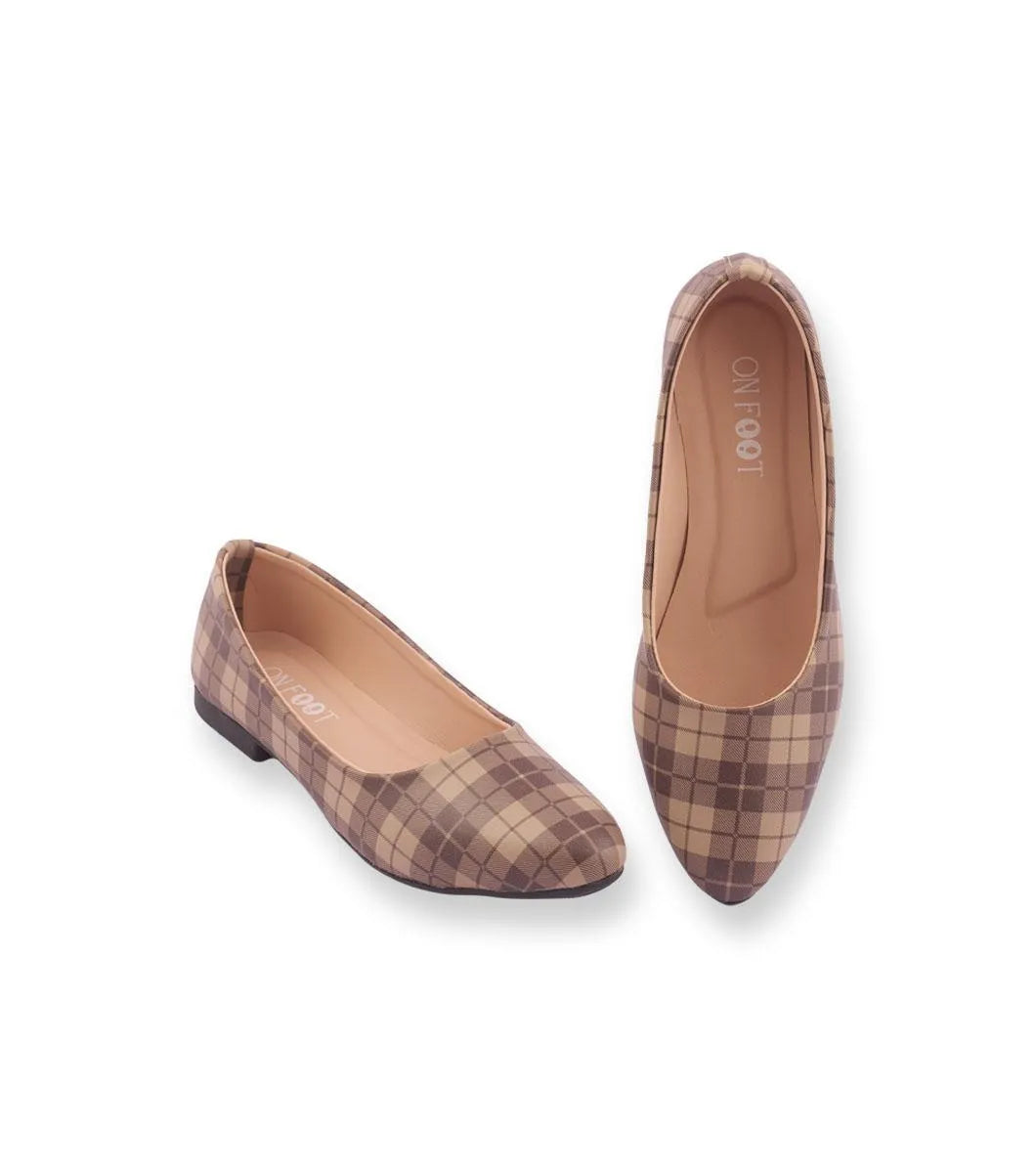 Structured Elegance Plaid Fabric Pumps